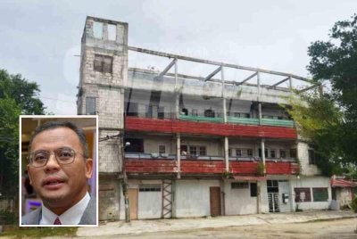 Amirudin (gambar kecil) berkata, kerajaan negeri akan terus memantau keadaan semasa dan mengambil tindakan sewajarnya berlandaskan undang-undang yang berkuat kuasa.