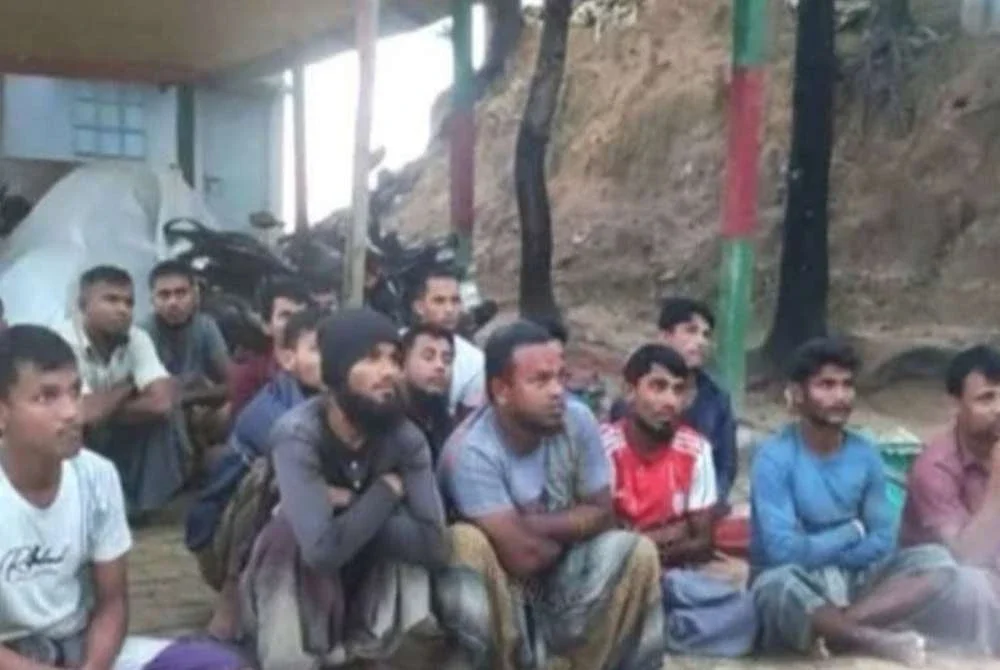 BGB menahan 19 pelarian Rohingya ketika mereka menangkap ikan di luar kawasan kem pelarian di Ukhiya, Cox’s Bazar pada 9 Jun lalu, menurut pihak berkuasa tempatan. Foto RK