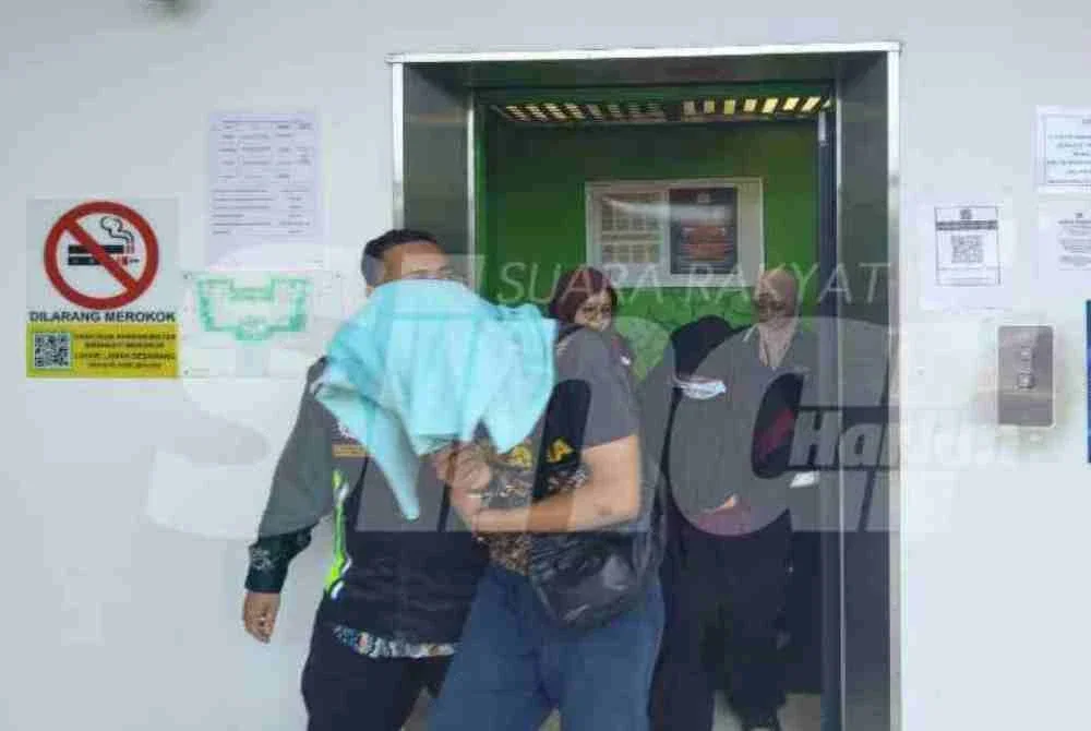 Mengikut pertuduhan, Siti Iqbar dan Hairul Mokhsin Zaini, 24, didapati melakukan perbuatan percubaan persetubuhan haram dengan pasangan yang bukan suami atau isteri yang sah di sisi syarak.