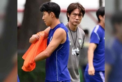 Son Heung-min (kiri) jadi taruhan Korea Selatan di bahagian serangan. Foto Agensi
