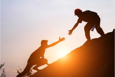 Sesebuah organisasi tidak jatuh kerana musuh ramai, sebaliknya kerana beberapa individu membawa budaya tidak sihat tetapi dibiarkan tanpa teguran. Gambar hiasan 