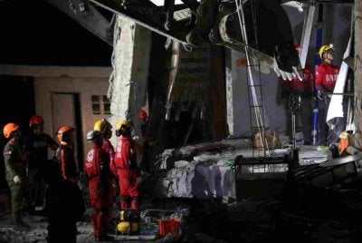 Sekurang-kurangnya 47 orang terbunuh, 31 hilang dan 688 cedera selepas gempa bumi berukuran 7.8 magnitud melanda pantai selatan Mindanao, Filipina, pada Isnin. Foto Xinhua