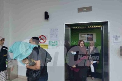 Mahkamah memutuskan Hairul Mokhsin dan Siti Iqbar masing-masing didenda RM5,000 dan RM4,500 atau lapan bulan penjara jika gagal membayar denda tersebut.