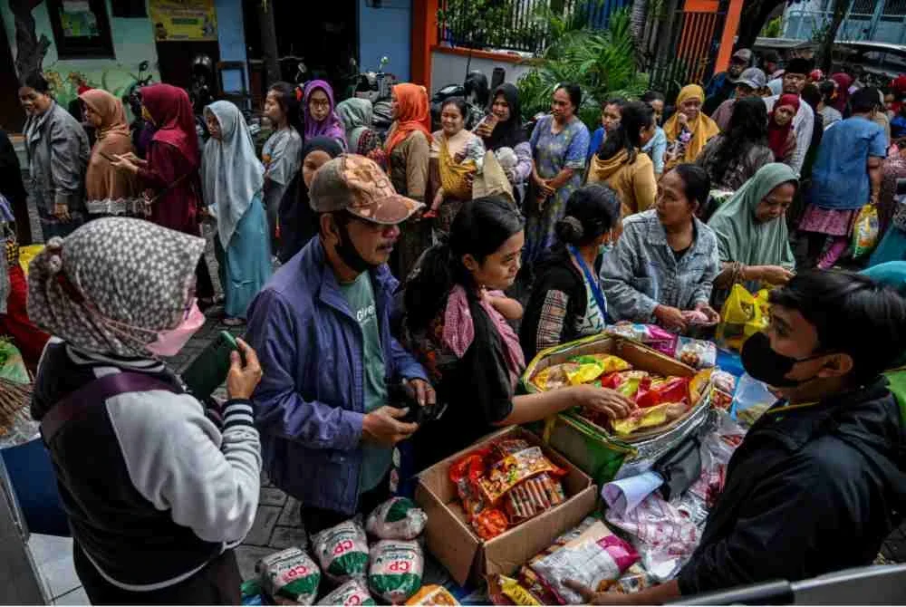 Isi rumah kelas pertengahan dan bakal golongan itu mewakili lebih separuh daripada populasi negara serta menyumbang lebih 80 peratus daripada penggunaan isi rumah. 
