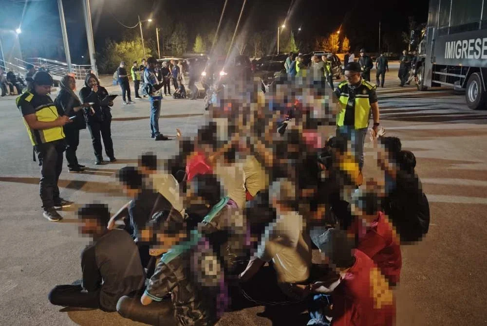 Operasi bersepadu yang digerakkan bermula Khamis melibatkan lapan agensi penguat kuasa bertindak menahan 79 warga asing.