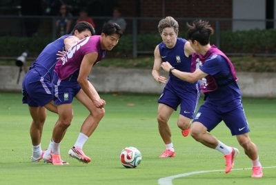 Penyerang veteran, Son Heung-min dijangka diturunkan dalam kesebelasan utama menentang Republik Czech. - Foto: Agensi