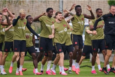 Pemain Kanada menjalani latihan di Toronto menjelang aksi pembukaan Piala Dunia menentang Bosnia dan Herzegovina di laman sendiri. - Foto: Agensi