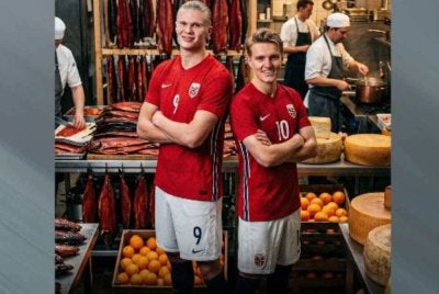 Norway dilaporkan turut membawa lebih 300kg salmon jenis sockeye dan 116kg keju sebagai sebahagian daripada bekalan makanan pasukan. - Foto: Agensi