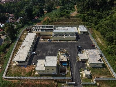LRA Bukit Chupak di Gua Musang bernilai RM70.76 juta dijangka memberikan manfaat kepada 20,000 penduduk Gua Musang.
