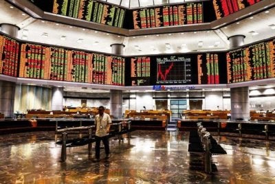 Bursa Malaysia dibuka tinggi pada Jumaat, mengambil petunjuk daripada Wall Street yang mencatatkan kenaikan mendadak diterajui oleh saham teknologi. - Gambar hiasan