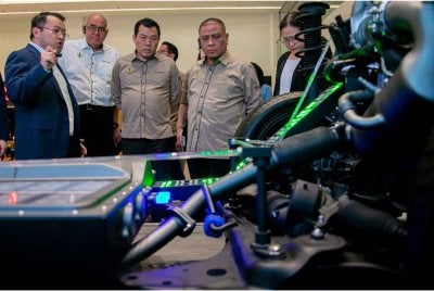 Setiap pelaburan yang berjaya dibawa masuk membawa harapan lebih besar untuk membuka peluang pekerjaan dan memperkukuh ekonomi setempat.