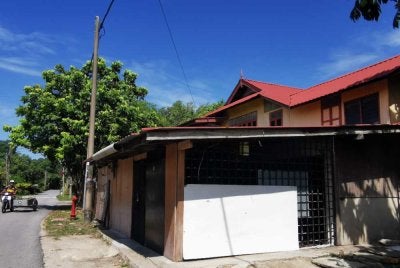 Rumah sewa yang dikatakan dijadikan tempat belajar buat kanak-kanak Rohingya di Ladang Titian, Kuala Terengganu kini sudah ditutup dan tidak beroperasi sejak Rabu lalu.