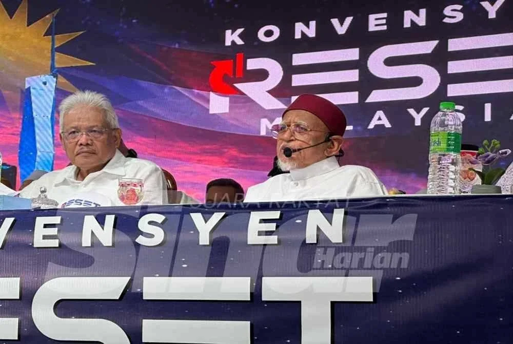 Abdul Hadi berkata, Pas setuju melantik semula Hamzah sebagai Ketua Pembangkang.