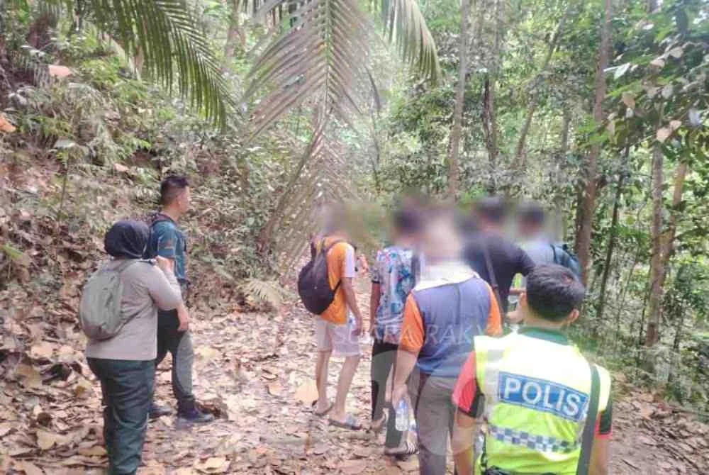Kesemua individu yang ditahan dirujuk ke Ibu Pejabat Polis Daerah Serdang bagi tujuan pelaporan untuk tindakan siasatan lanjut oleh JPNS.
