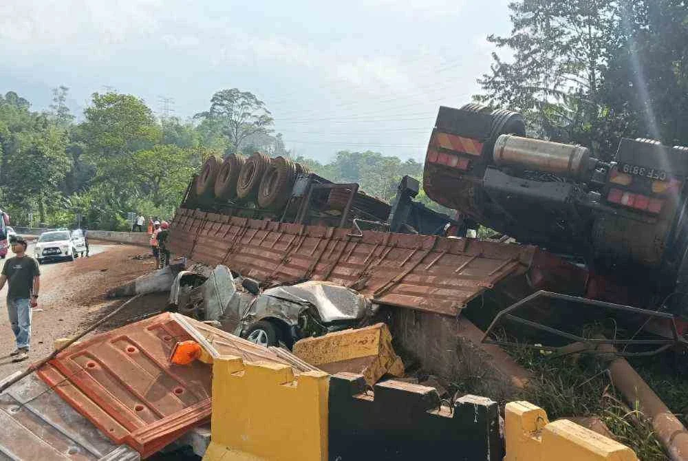 Semua mangsa tersepit dan disahkan meninggal dunia di tempat kejadian. Foto Polis Bentong