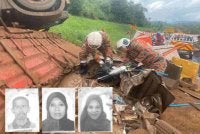 Empat termasuk seorang kanak-kanak perempuan maut selepas kereta dinaiki dihempap treler membawa muatan habuk kayu yang terbalik di KM43, Lebuhraya Kuala Lumpur-Karak (KLK) menghala ke Karak, Bentong pada Ahad. Gambar kecil: Dari kiri, A Halim, Rozita dan Norbahyah.