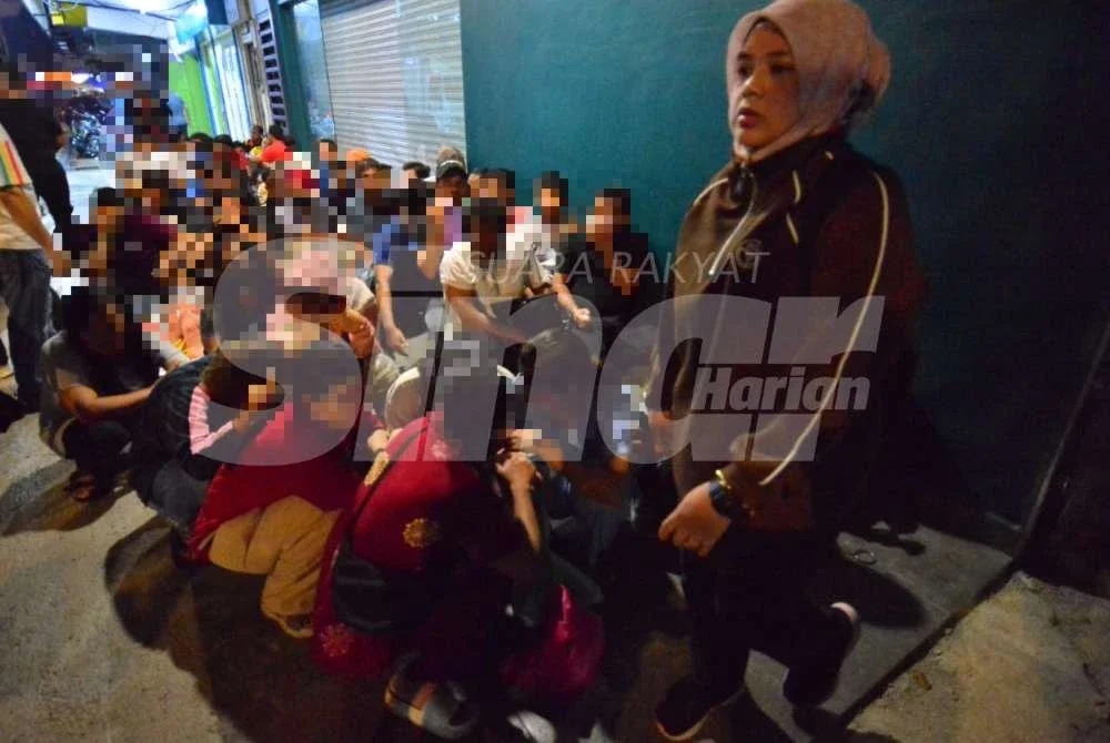 Seramai 59 warga asing telah diperiksa dan daripada jumlah itu, 39 individu ditahan kerana disyaki melakukan pelbagai kesalahan di bawah Akta Imigresen 1959/63. Foto: ASRIL ASWANDI SHUKOR