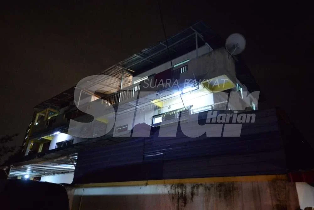 Setiap unit rumah terbabit dipercayai disewakan pada kadar kira-kira RM600 sebulan oleh pemilik yang dipercayai merupakan warga tempatan. Foto: ASRIL ASWANDI SHUKOR