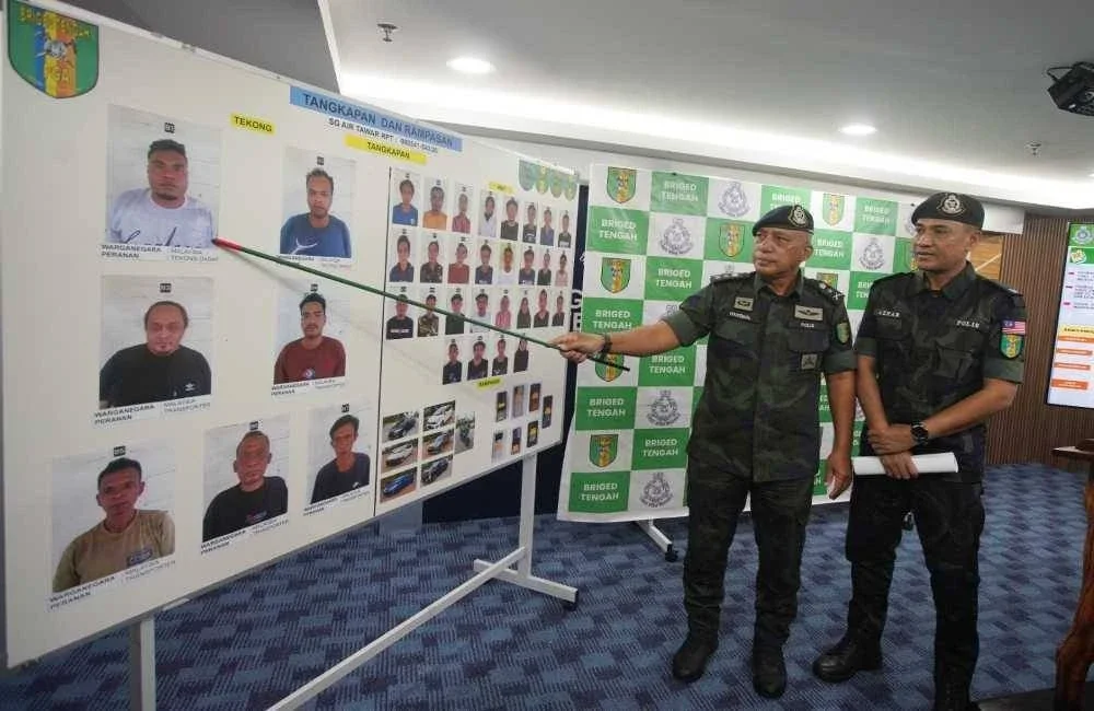 Hakemal menunjukkan antara individu yang ditahan. Foto: Rosli Talib