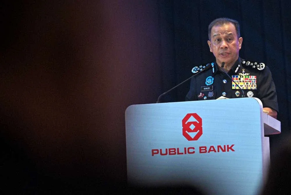 Mohd Khalid berucap ketika Majlis Pelancaran Perangi Scam : Dua Pasukan, Satu Matlamat pada Isnin. Foto: Bernama