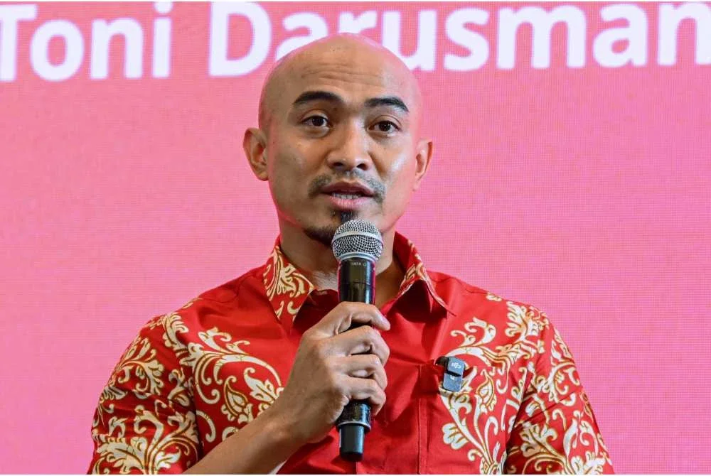 Azizulhasni berkata kepada Bernama selepas menerima anugerah 'Kita Bagi Jadi Hero' daripada CIMB Group Holdings Berhad pada Isnin. Foto Bernama