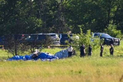 Nahas berlaku berhampiran Lapangan Terbang Butler Memorial, kira-kira 106 kilometer di selatan Kansas City.