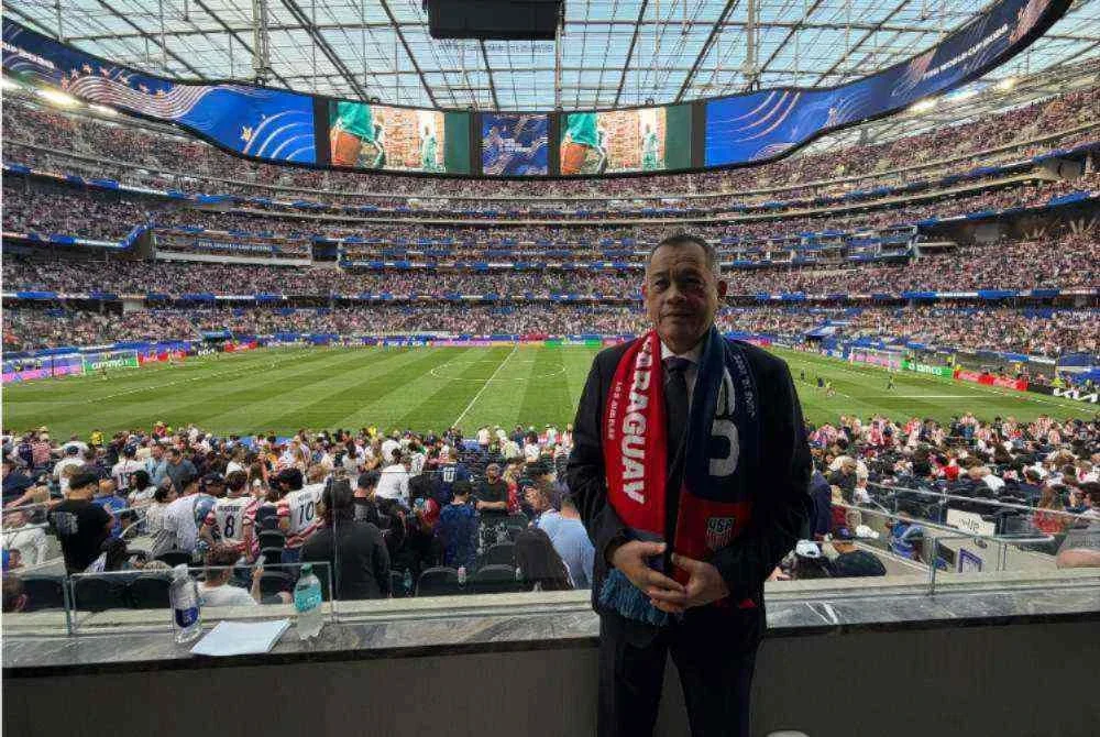 Hamidin hadir menyaksikan perlawanan pembukaan Piala Dunia antara tuan rumah Amerika Syarikat dan Paraguay baru-baru ini.