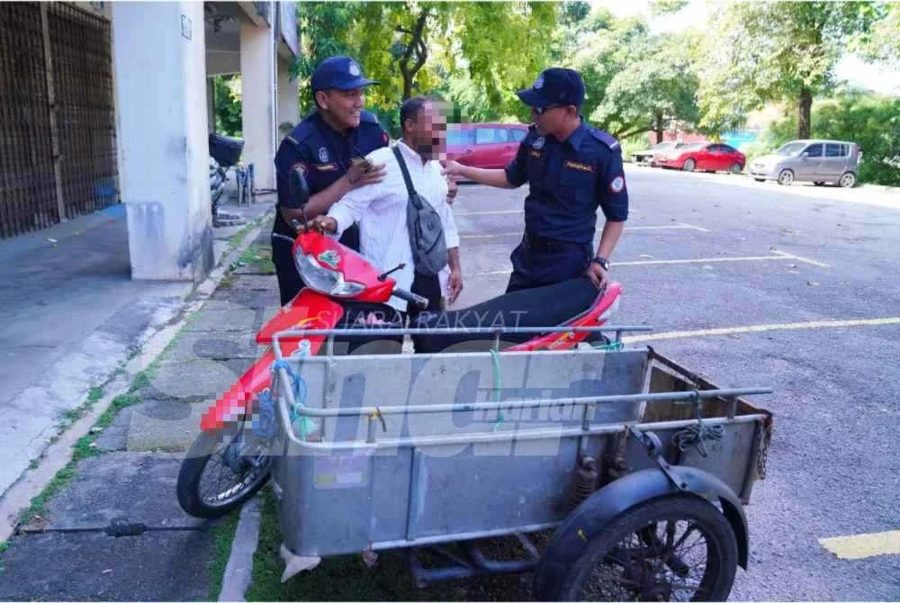 Seorang lelaki etnik Rohingya ditahan selepas didapati menunggang motosikal roda tiga tanpa kebenaran.