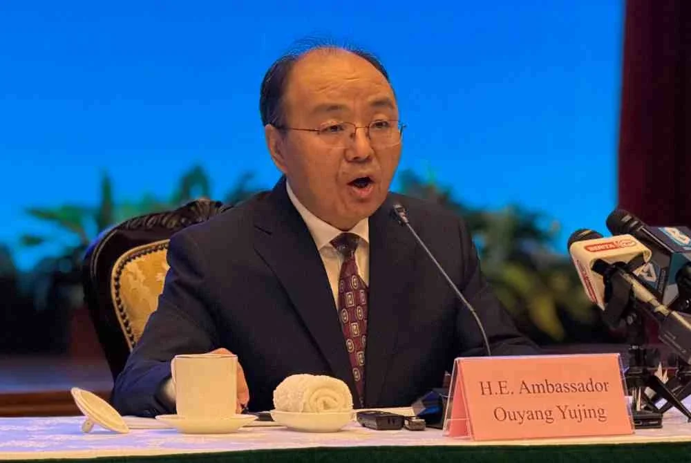 Ouyang Yujing ketika sesi temu bual khas bersama media di Kedutaan Besar Republik Rakyat China di Malaysia pada Selasa. Foto SINAR HARIAN/AISYAH BASARUDDIN