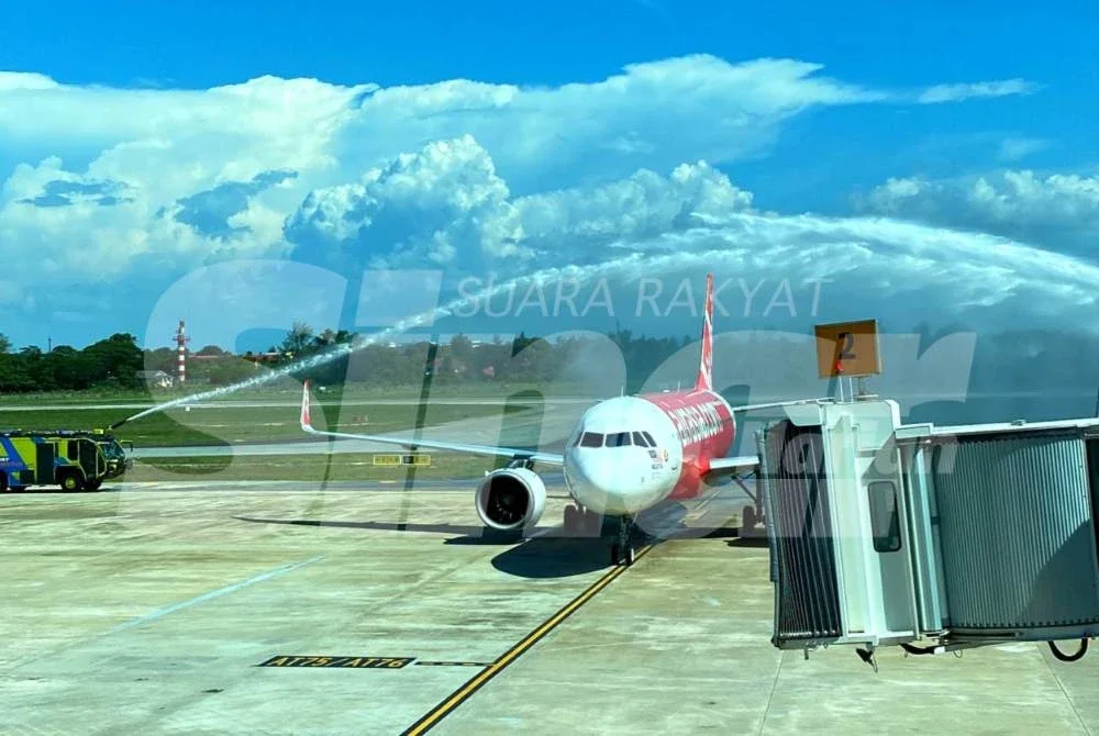 Kelantan mula menjadi tumpuan pelancong Indonesia apabila seramai 118 pengunjung dari Jakarta tiba di negeri ini menerusi penerbangan sulung laluan terus Jakarta-Kota Bharu pada Selasa. Foto: HAZELEN LIANA KAMARUDIN