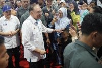 Anwar tiba bagi merasmikan Sambutan Minggu Perpaduan Peringkat Kebangsaan Tahun 2026 di Likas, Kota Kinabalu.