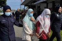 Dua suspek wanita antara yang direman untuk membantu siasatan kes penjualan dan pembelian sijil cuti sakit palsu.