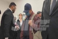 Fakhrudin memakai jaket berwarna coklat dan mengenakan topi, hadir ke Mahkamah Sesyen Shah Alam pada Selasa.