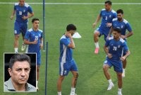 Amir Ghalenoei (gambar kecil) menyifatkan skuad kendaliannya sebagai pasukan yang paling ditindas dalam Piala Dunia.