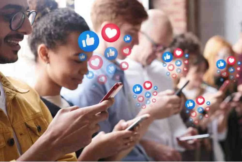 Buka sahaja media sosial, ada sahaja kandungan yang dibuat semata-mata untuk mengejar jumlah tontonan, tanda suka dan perkongsian. Gambar hiasan