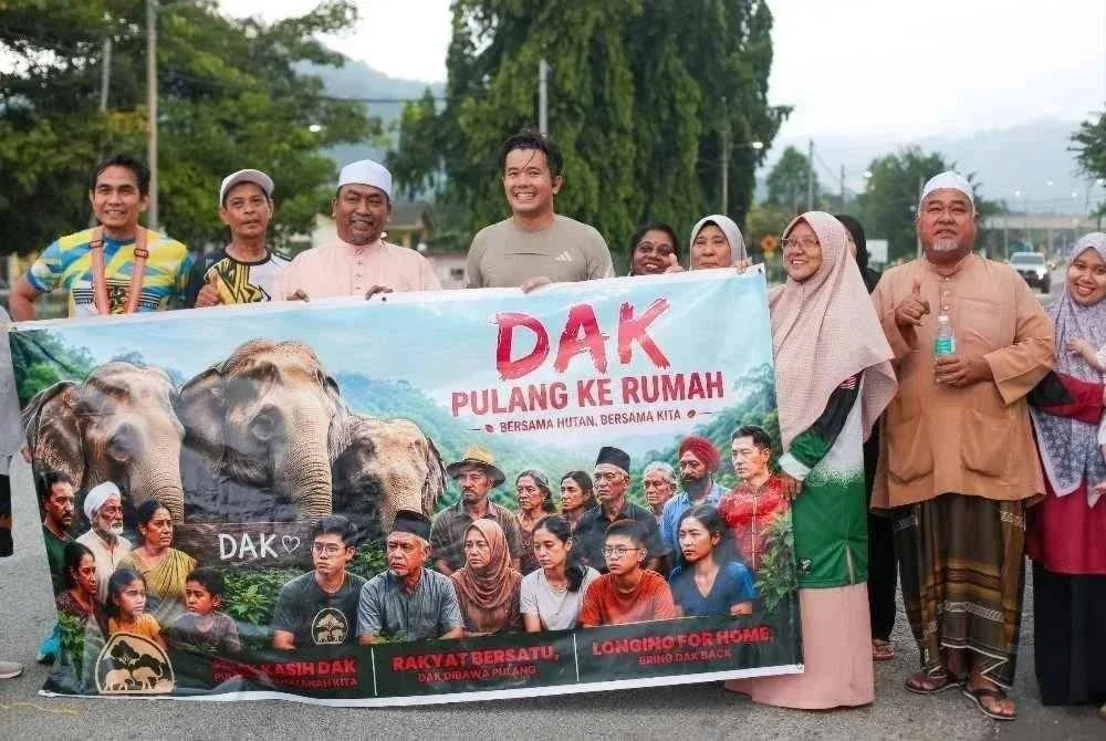 Larian Solidariti Bersama DAK selama enam hari itu bertujuan menyuarakan kebimbangan terhadap kebajikan tiga gajah Malaysia iaitu Dara, Amoi dan Kelat yang kini ditempatkan di Zoo Tennoji, Osaka, Jepun. - FOTO: Neow Choo Seong