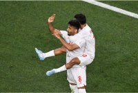 Segelintir peminat mendesak supaya FIFA mengenakan tindakan terhadap Mohammad Mohebi kerana gaya sambutan yang dainggap sebagai provokasi. Foto: Agensi