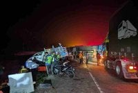 Dua maut, dua cedera dalam kemalangan membabitkan tiga lori ketika kerja penyelenggaraan jalan di Kilometer 49.3 Lebuh Raya Utara–Selatan arah Selatan, Kulai awal pagi Rabu- Foto IPD Kulai 