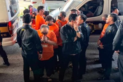 Antara individu yang ditahan SPRM.