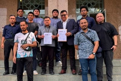 Gabungan lima pertubuhan industri menyerahkan memorandum kepada Perdana Menteri memohon penjelasan kerajaan berkaitan Akta 852 dan Akta Racun 1952.