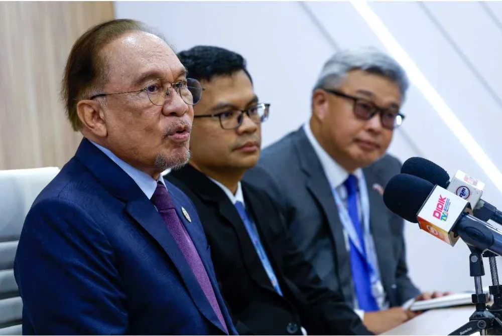 Rusia beri jaminan bekalan petrol, minyak, gas jangka panjang buat Malaysia – Anwar Rusia beri jaminan bekalan petrol, minyak, gas jangka panjang buat Malaysia – Anwar