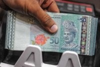 Pada 8 pagi Khamis, mata wang tempatan menurun kepada 4.0730/0820 berbanding dolar AS daripada 4.0665/0700 semasa ditutup pada Selasa.