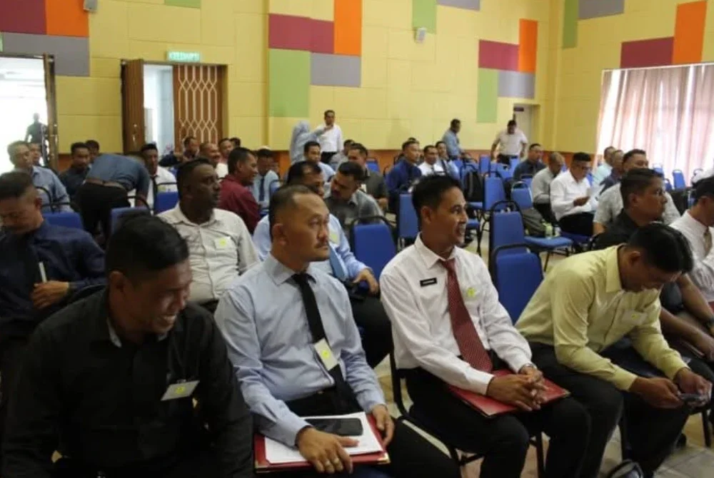Antara calon warden luar sepenuh masa MRSM yang menghadiri temuduga.