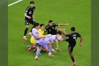 Romo menghukum kesilapan benteng Korea dengan penyudah mudah di depan gawang. Foto Agensi