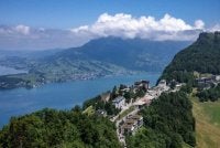 Resort Burgenstock di Switzerland sebelum ini pernah menjadi tuan rumah kepada rundingan diplomasi peringkat tinggi. - Foto Agensi