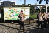 Polis mengerahkan 4,263 anggota bagi mengawal demonstrasi yang dijadual berlangsung di 5 lokasi di sekitar Jakarta Pusat pada Jumaat. - Foto: Central Jakarta Police