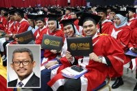Golongan muda harus memperkemaskan diri dengan kefahaman pelbagai ilmu pengetahuan, mempraktikkan ilmu menerusi latihan yang berimpak tinggi dan akhirnya membentuk sikap dan budaya murni dalam kehidupan seharian. Gambar kecil: Dr Hasan Al-Banna Mohamed