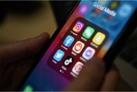 Syarikat media sosial diberikan tempoh sehingga 12 bulan untuk mematuhi peraturan baharu tersebut. Foto Agensi