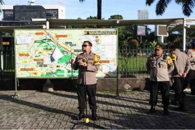 Polis mengerahkan 4,263 anggota bagi mengawal demonstrasi yang dijadual berlangsung di 5 lokasi di sekitar Jakarta Pusat pada Jumaat. - Foto: Central Jakarta Police