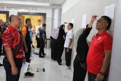 Calon yang terdiri daripada bekas tentera perlu melalui ujian pemeriksaan BMI, 'bleep test' dan temuduga bersemuka.